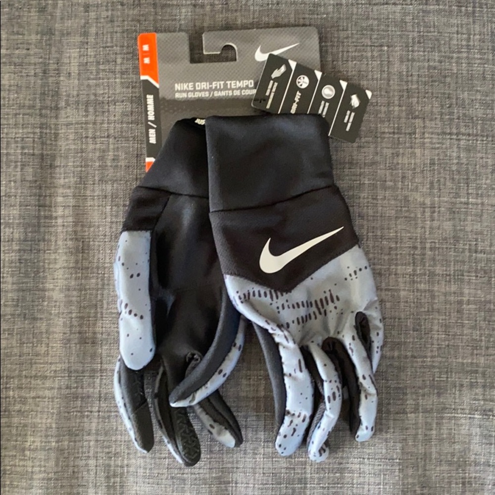 COPY - Nike Dri-Fit Tempo Run Gloves MEDIUM Black/Gray